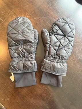 Ivivva Quilted Black Kids Mittens